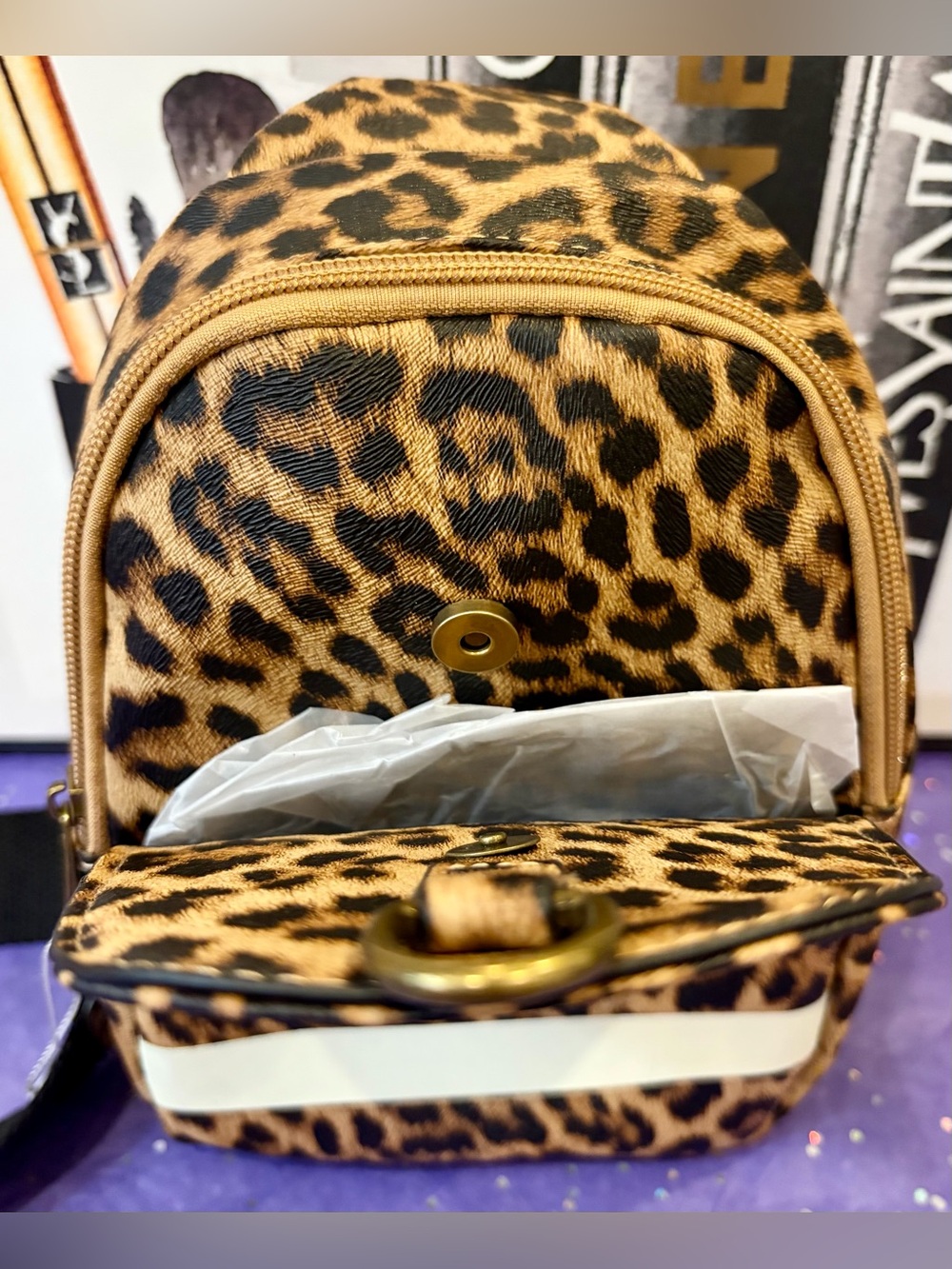 NWT SAM & HADLEY Leopard Print Crossbody Sling Bag Rhinestone Detail/Hair Clip - Picture 7 of 13